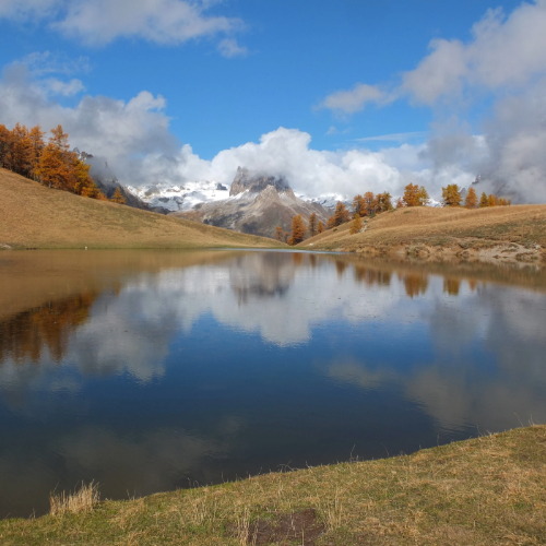 lac en haute vallée de la Claréee